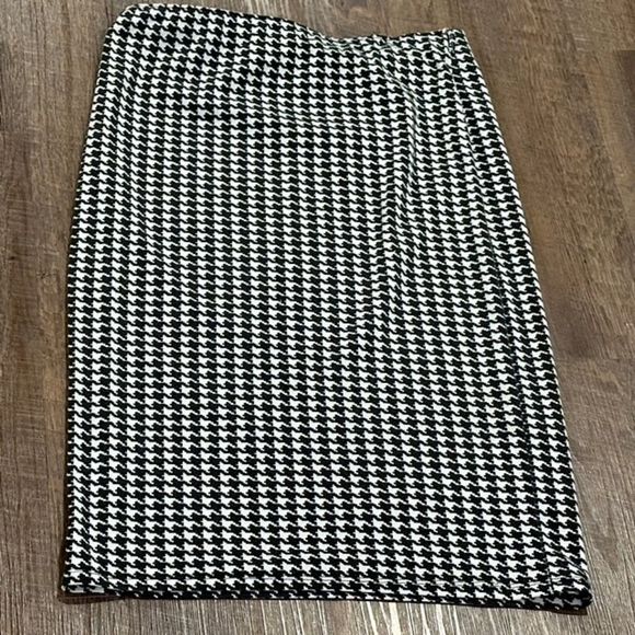 Luv Me More womens ladies Pencil Skirt Black White Large - Picture 1 of 8